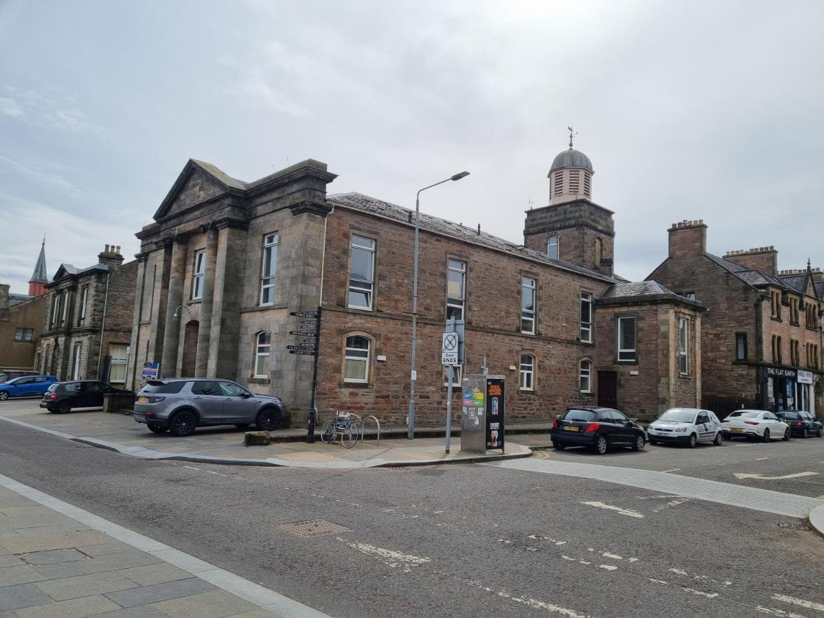 Stunning Spacious Apartment On River Ness إينفيرنيس المظهر الخارجي الصورة